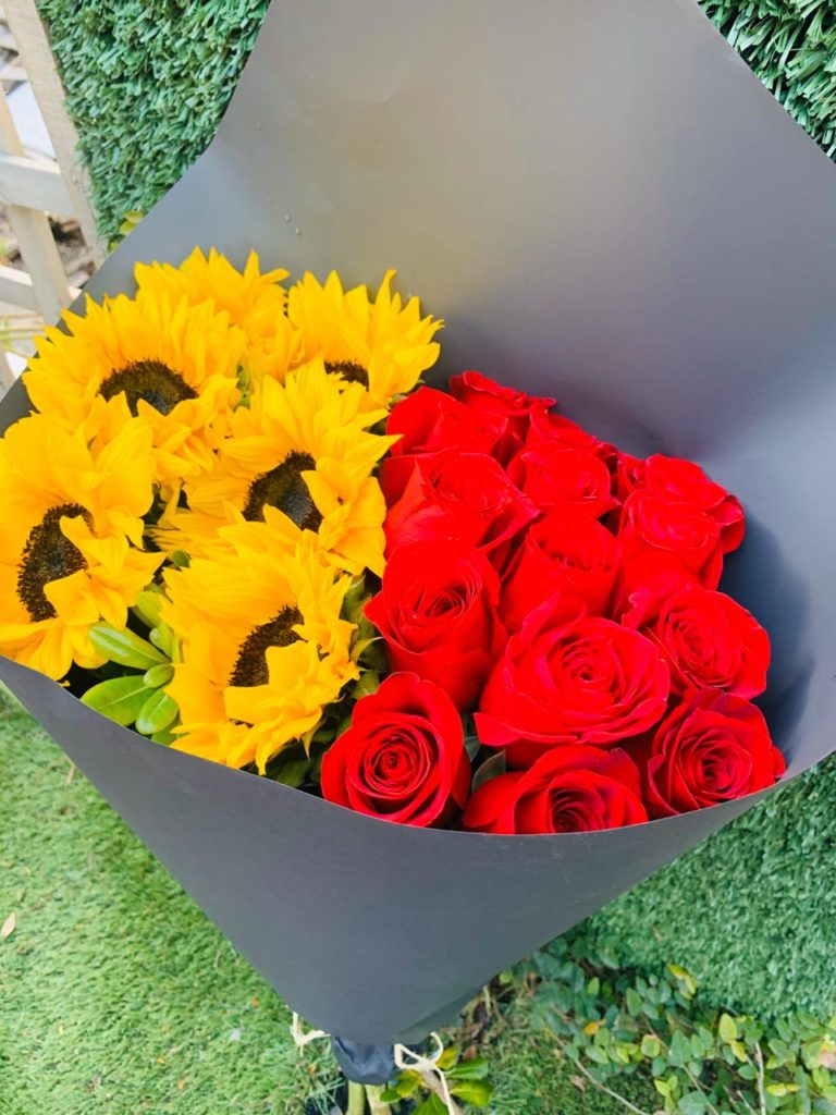 Hermoso bouquet de Rosas y Girasoles - BOU160