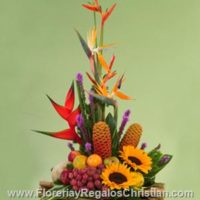 Arreglo de flores primaverales con flores tropicales y heliconeas - P12